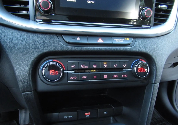 Kia Ceed cena 71893 przebieg: 61870, rok produkcji 2020 z Kępice małe 742